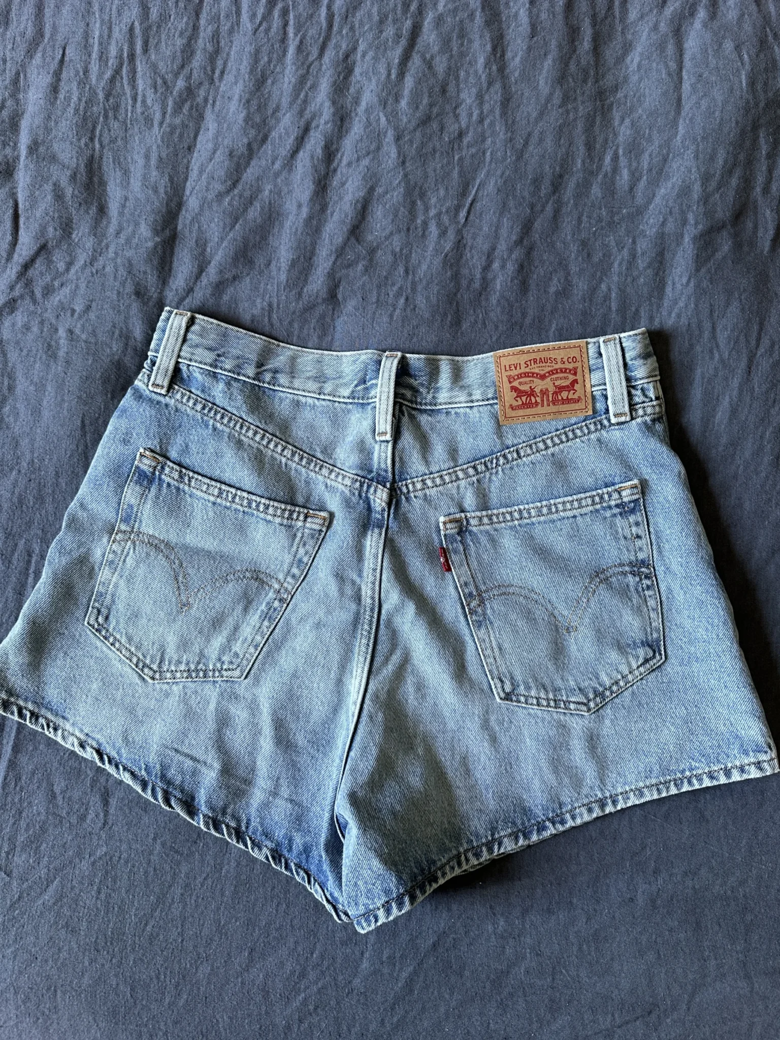Image for Shorts Levis mom taille haute