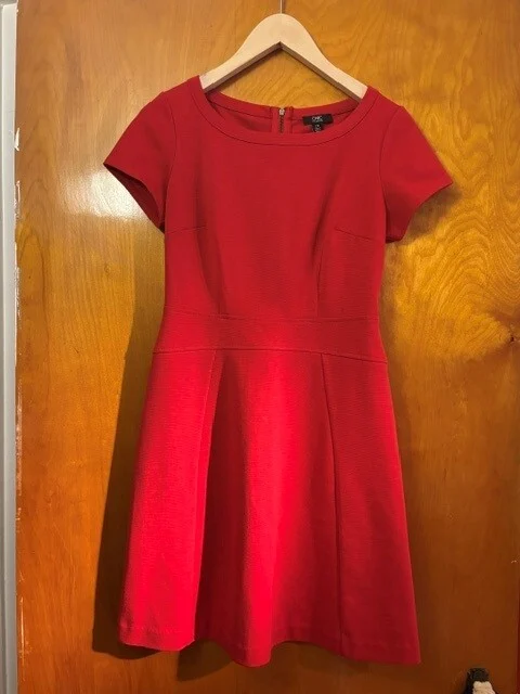 Featured image for Robe courte rouge Jacob