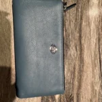 Featured thumbnail for Porte feuille en cuir de la marque The Trend