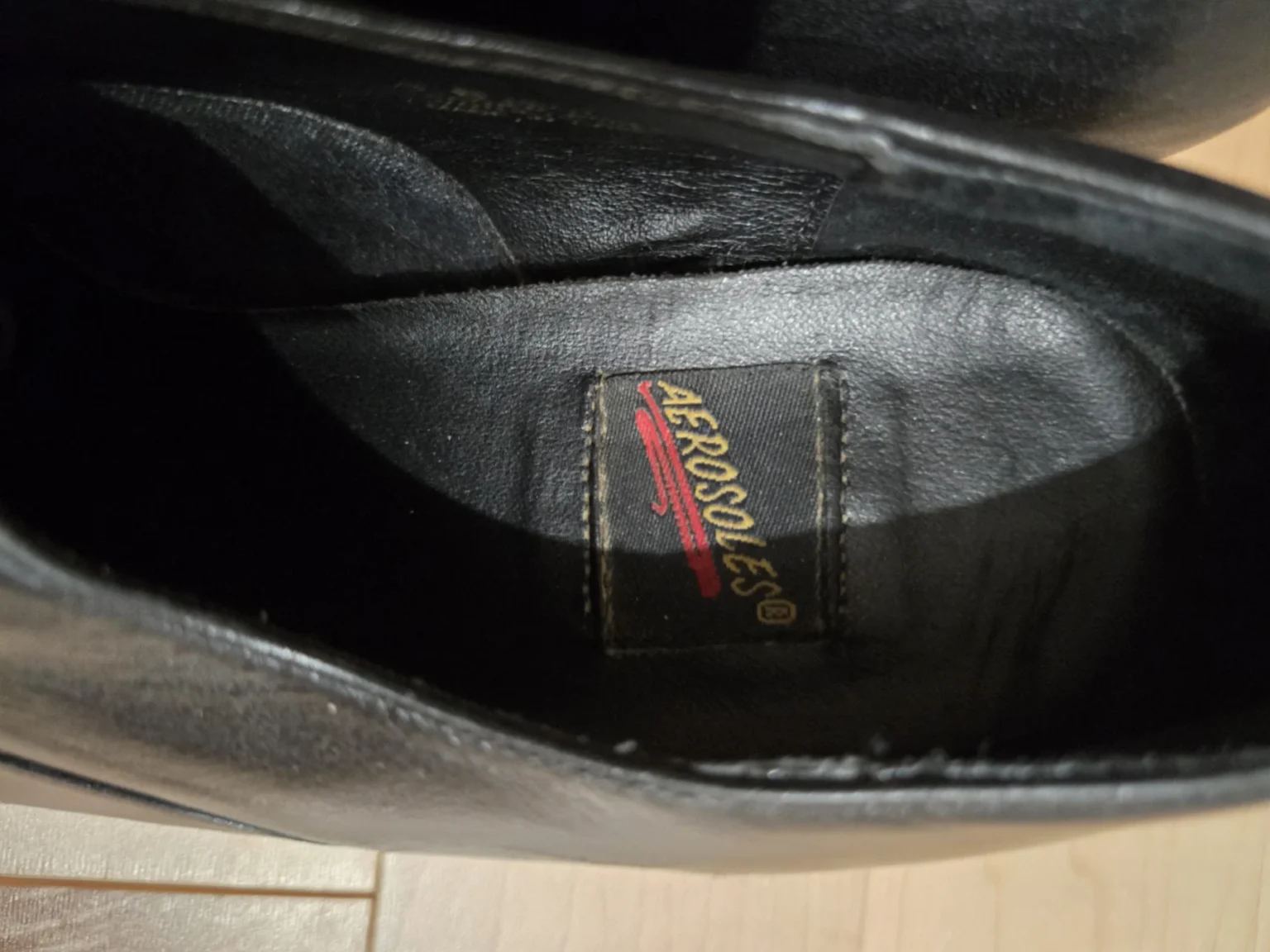 Image for Souliers Vintage Aerosoles en cuir véritable avec talon et ouverture élastique