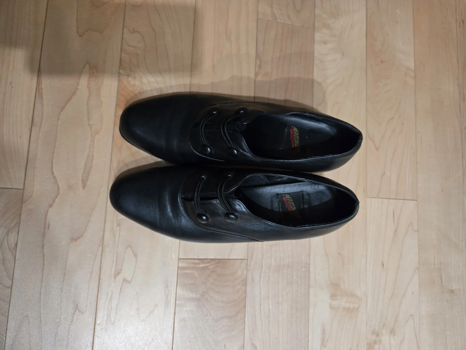 Image for Souliers Vintage Aerosoles en cuir véritable avec talon et ouverture élastique