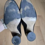 Thumbnail for Souliers L'Intervalle en cuir noir à talon haut et bout rond