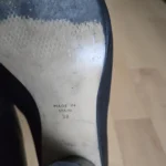 Thumbnail for Souliers L'Intervalle en cuir noir à talon haut et bout rond