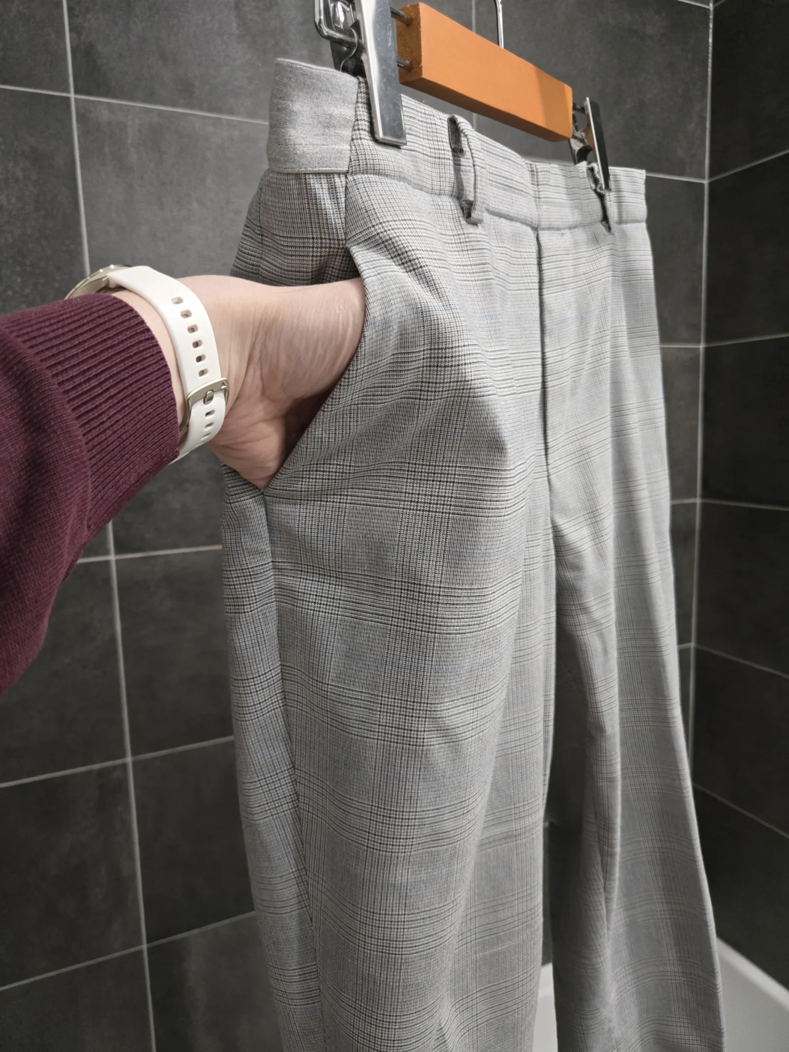 Image for Pantalon ajusté 7/8 carroté gris pâle Uniqlo