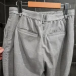 Thumbnail for Pantalon ajusté 7/8 carroté gris pâle Uniqlo