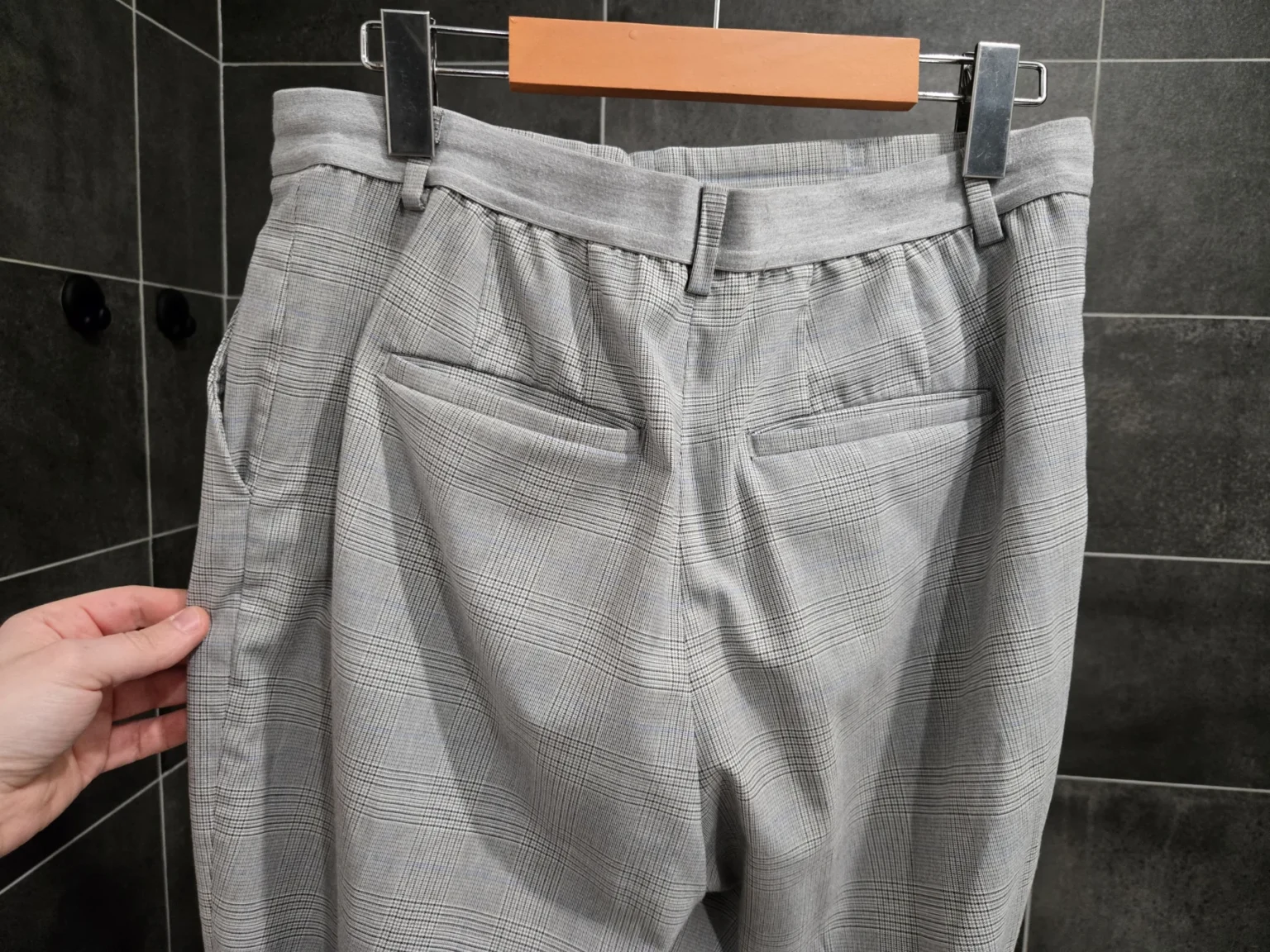 Image for Pantalon ajusté 7/8 carroté gris pâle Uniqlo