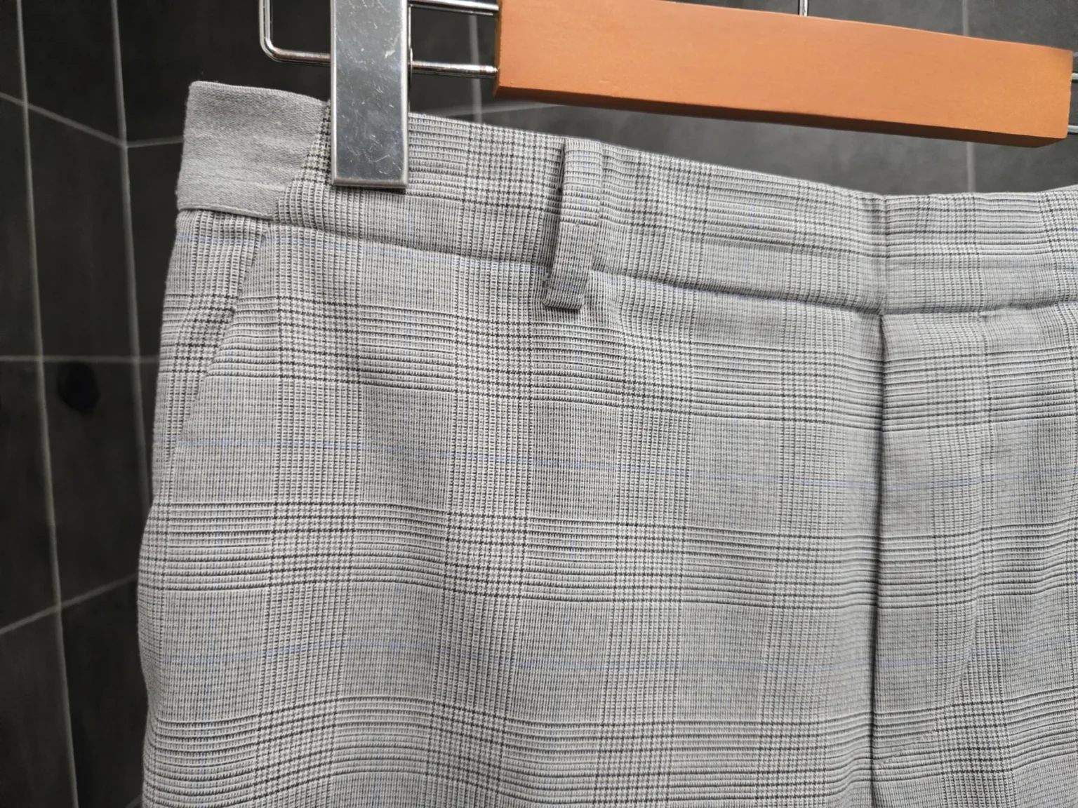 Image for Pantalon ajusté 7/8 carroté gris pâle Uniqlo