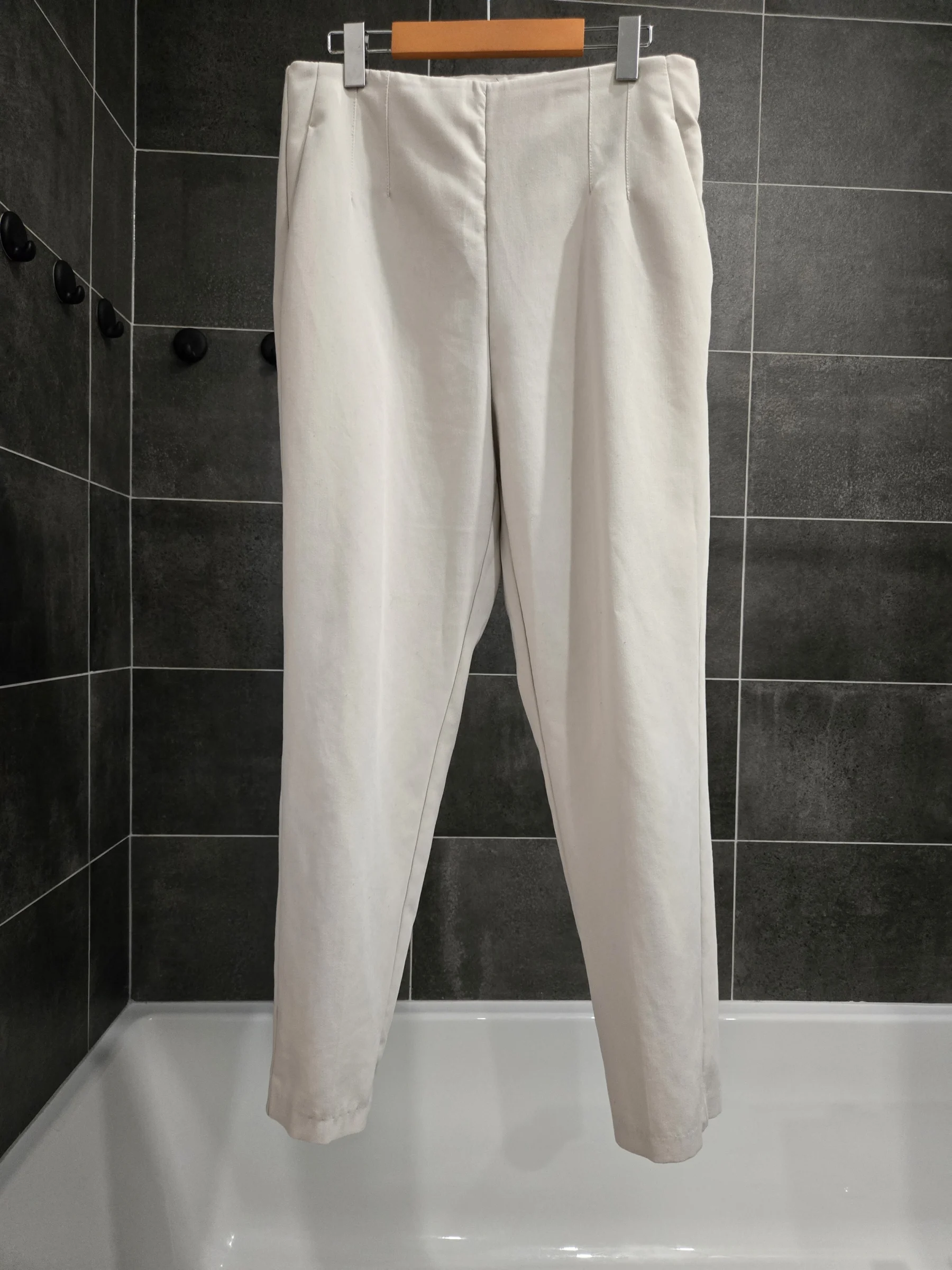 Pantalon professionnel en fuseau blanc crème Dynamite Dynamite seconde main