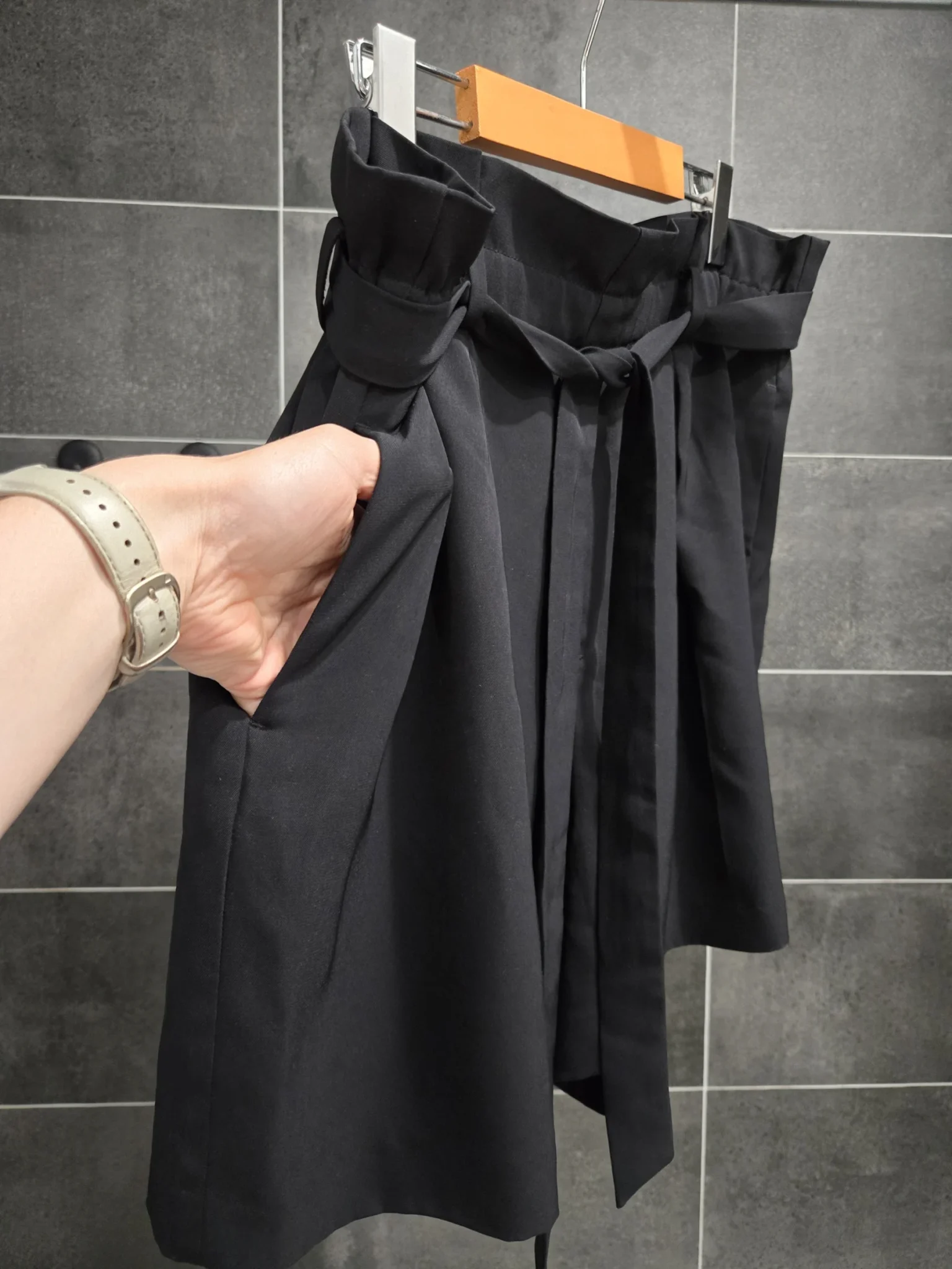 Image for Shorts à taille haute de type "paperbag" avec ceinture