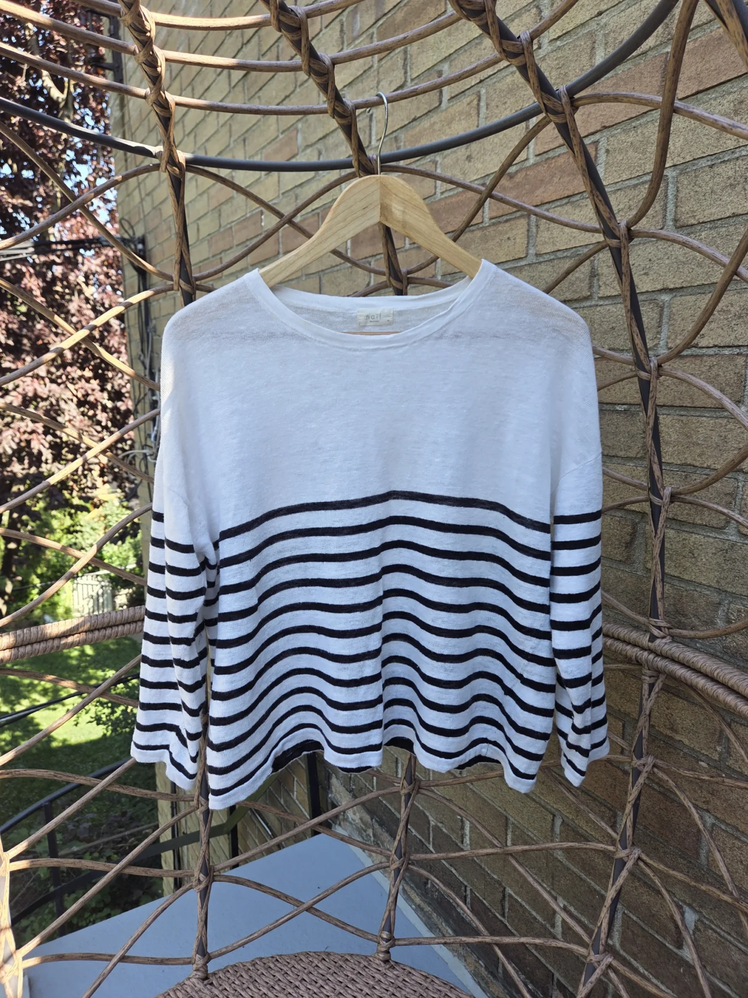 Featured image for NAÏF: pull léger 100% lin à rayures