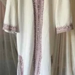 Featured thumbnail for Djellaba blanche avec Cape – Très Chic / VINTAGE