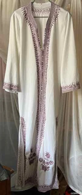 Featured image for Djellaba blanche avec Cape – Très Chic / VINTAGE