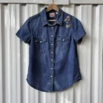 Featured thumbnail for Chemisier Levi's en denim M broderies