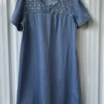 Featured thumbnail for Robe en denim L brodée neuve