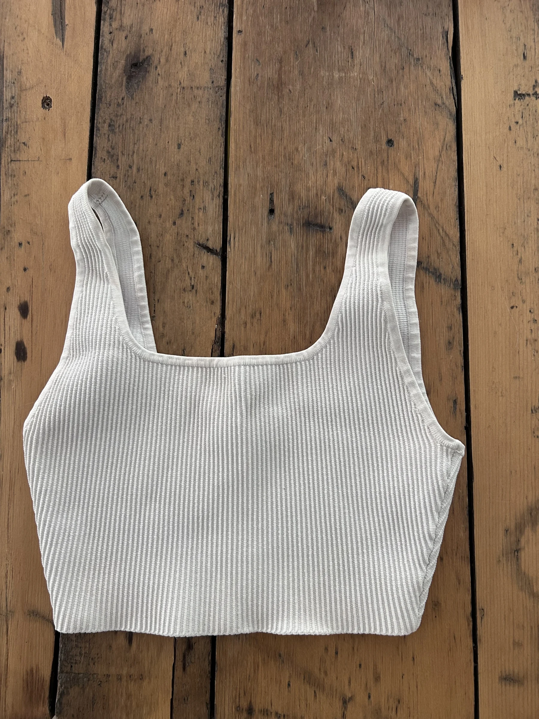 Camisole Babaton courte Aritzia seconde main
