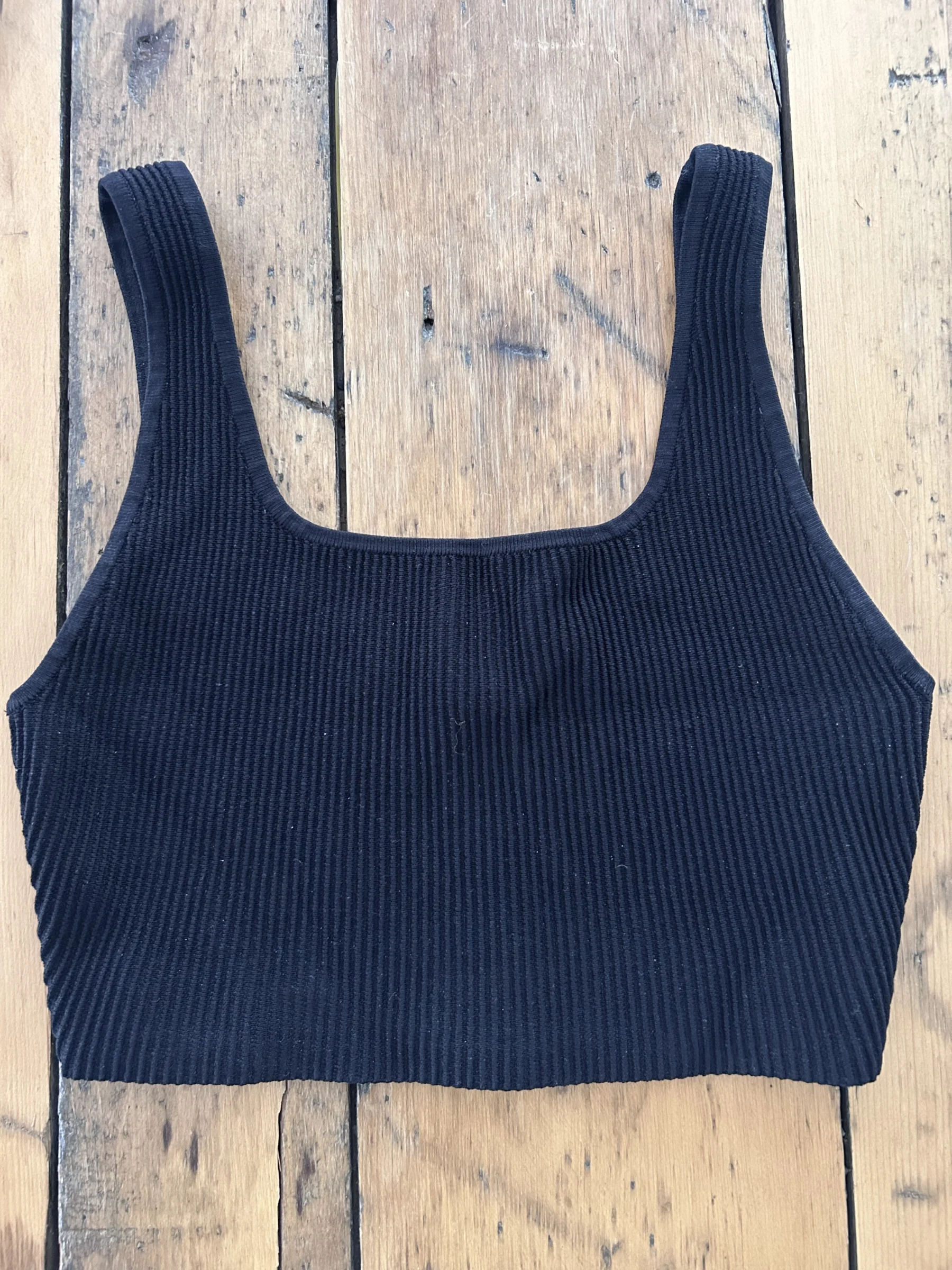 Camisole Babaton ribbed courte Aritzia seconde main