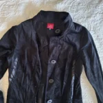 Featured thumbnail for Beau manteau en velours