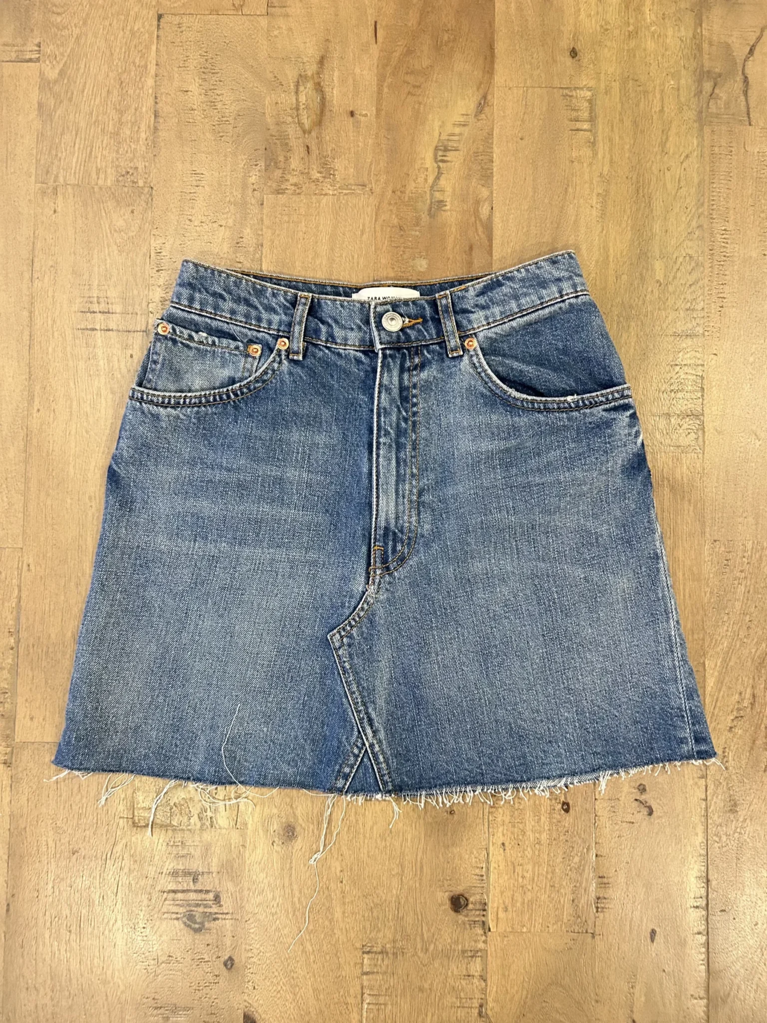 Featured image for Jupe en Jeans - Zara