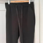 Thumbnail for Pantalon dynamite taille extensible, slim fit avec joli ruban 🎀 taille médium en parfait état