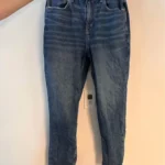 Featured thumbnail for Jeans American Eagle pour femmes taille 6 longueur régulière CURVY porté une seule fois parfait état