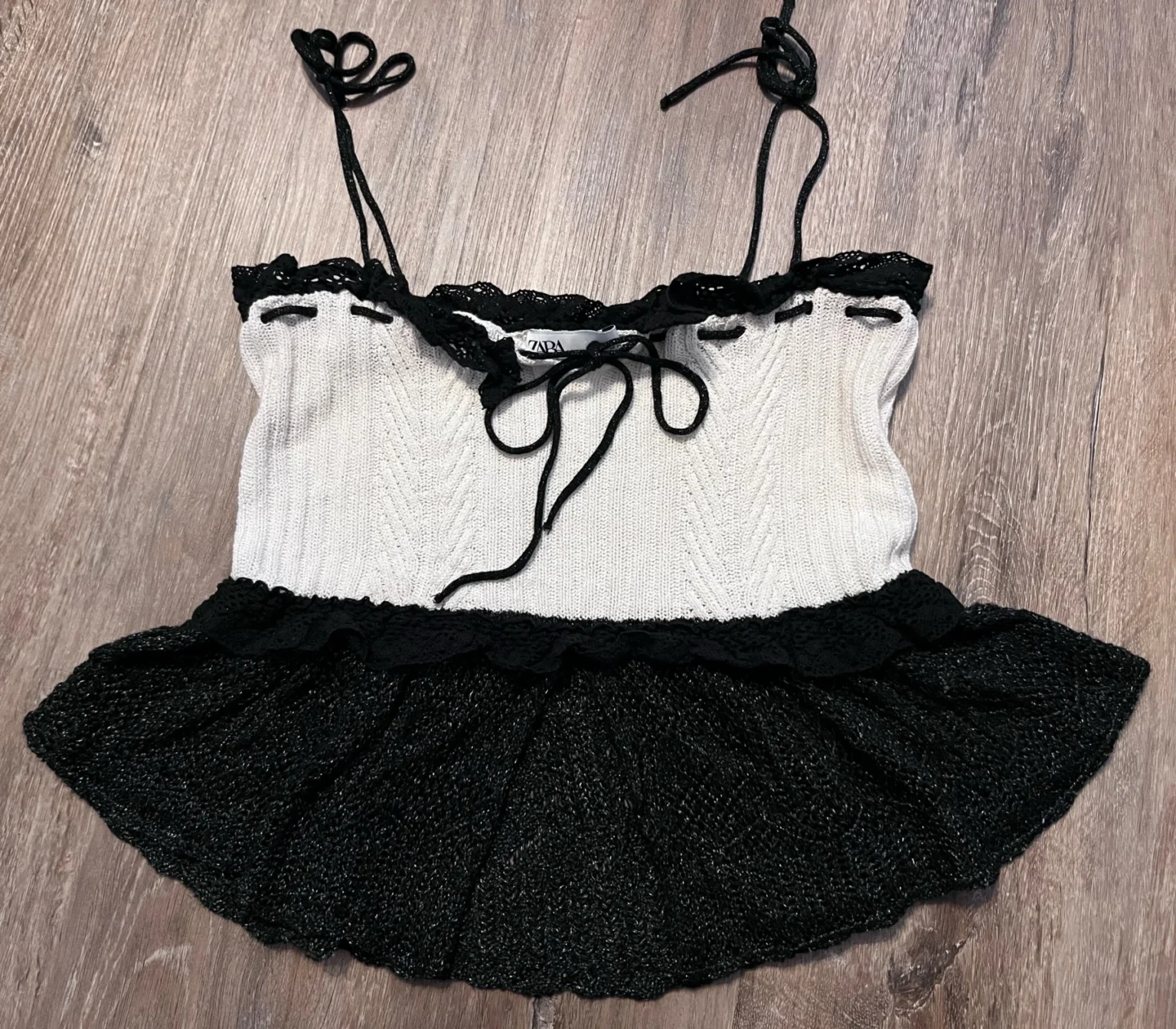 Featured image for Camisole Zara avec épaules dénudées