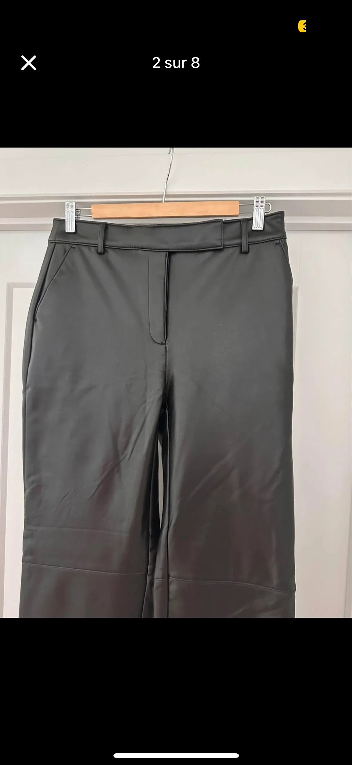 Pantalon en faux cuir à taille haute et jambe droite doublé à l’intérieur size 8 de marque Reitmans Reitmans seconde main