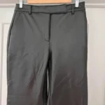Thumbnail for Pantalon en faux cuir à taille haute et jambe droite doublé à l’intérieur size 8 de marque Reitmans
