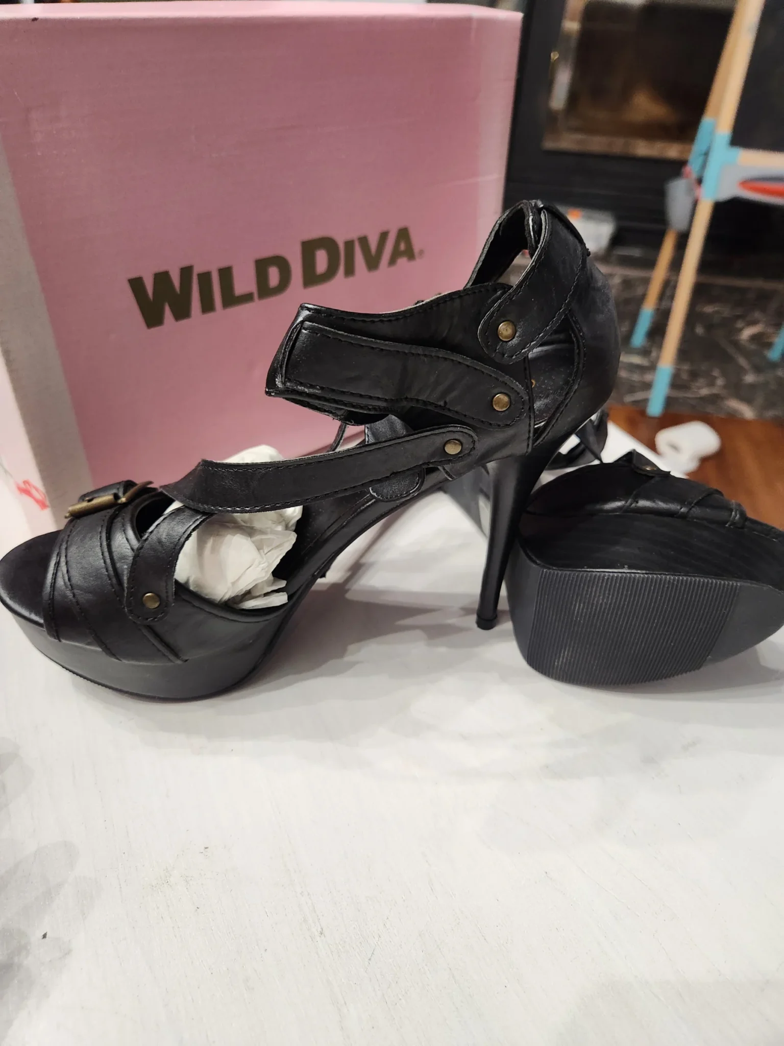 Image for Wild Diva platform heel sandals – Black gladiator style 🖤