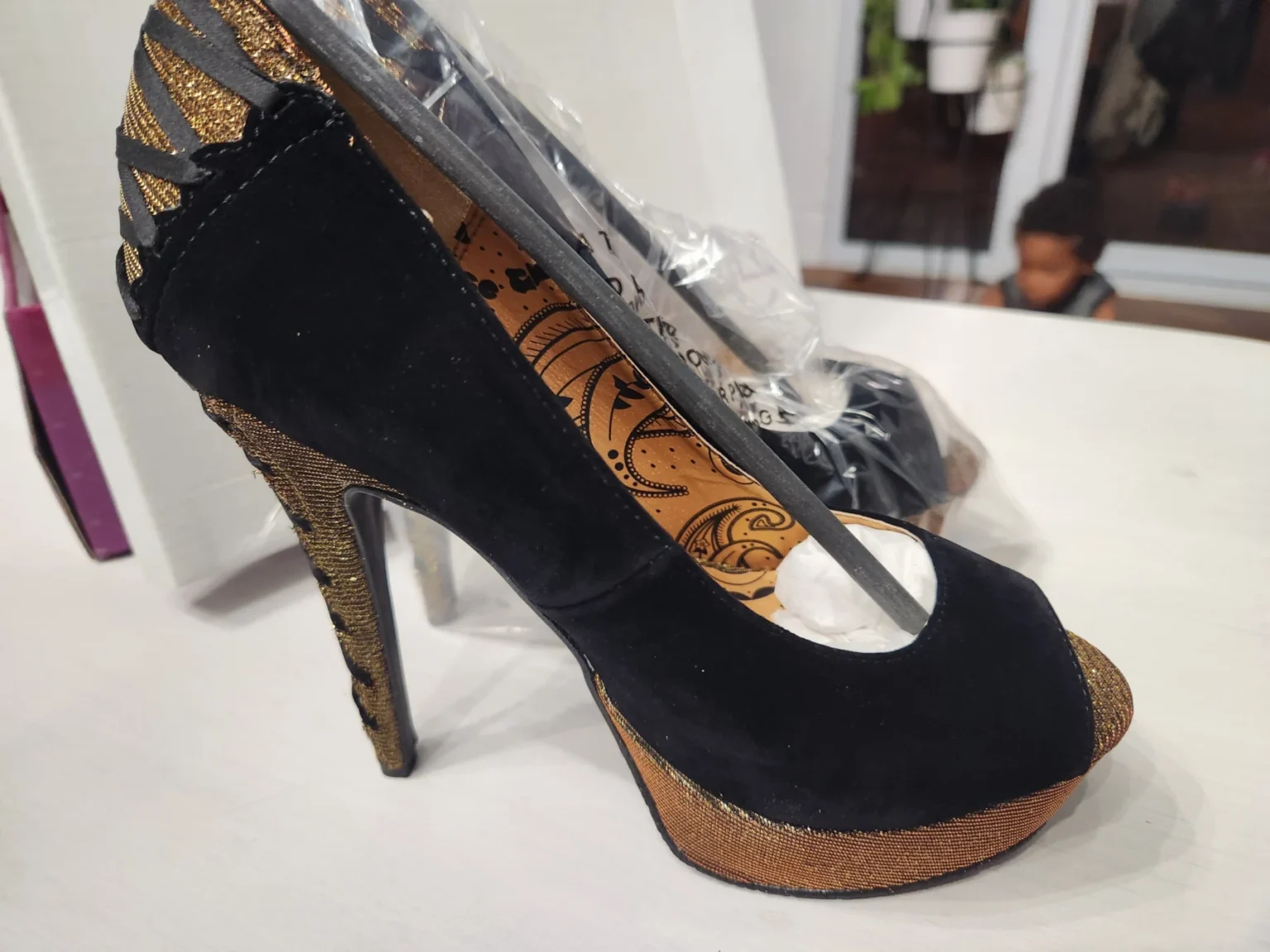 Featured image for Dollhouse ‘Randy’ Gold/Black sequinned platform heels – BRAND NEW – Size 6.5
