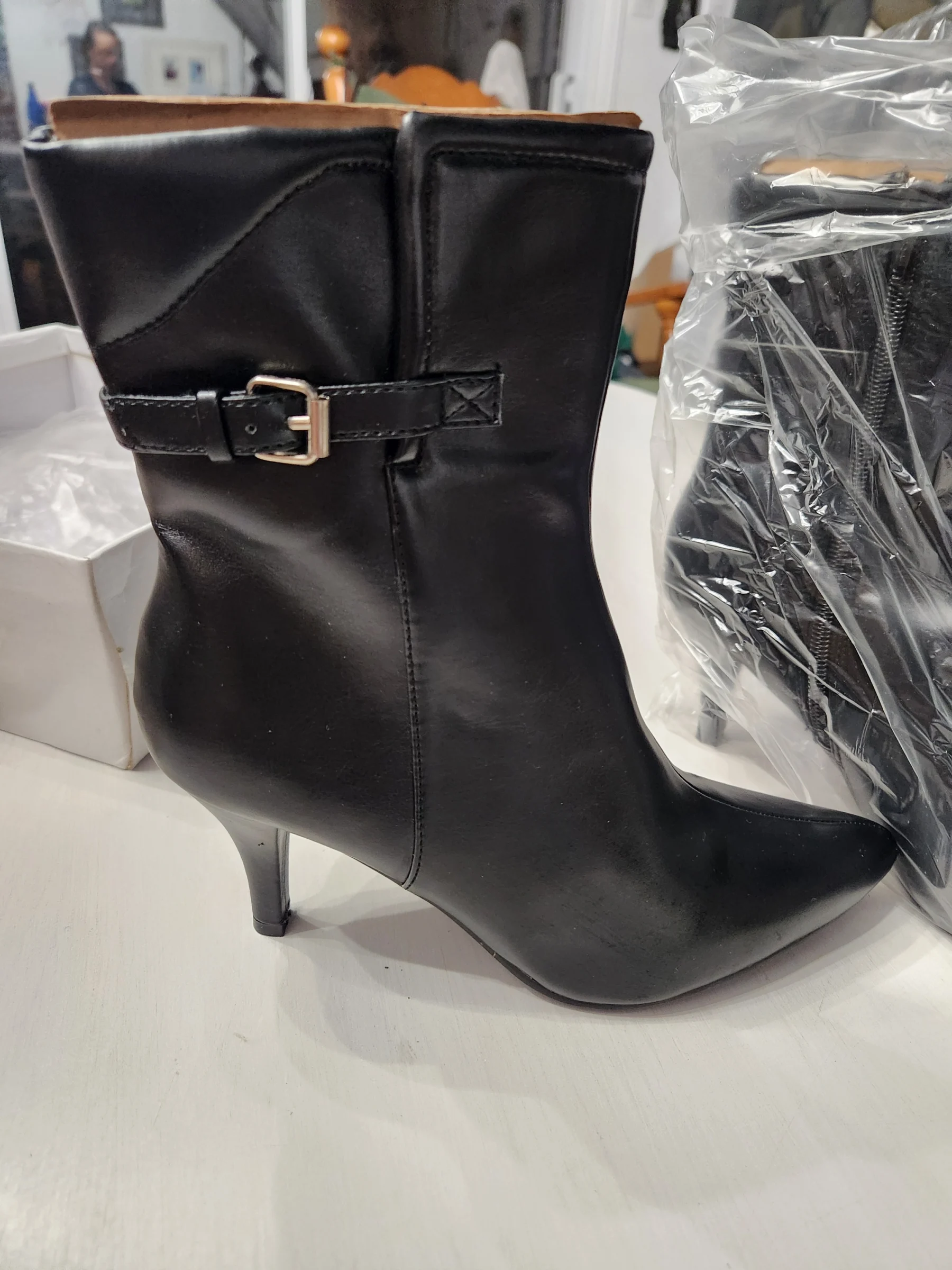 Bottines noires à talon Glaze – Neuves dans leur boîte – Pointure 6.5 (37) *Autre seconde main