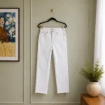 Featured thumbnail for Jeans (marque Paige)