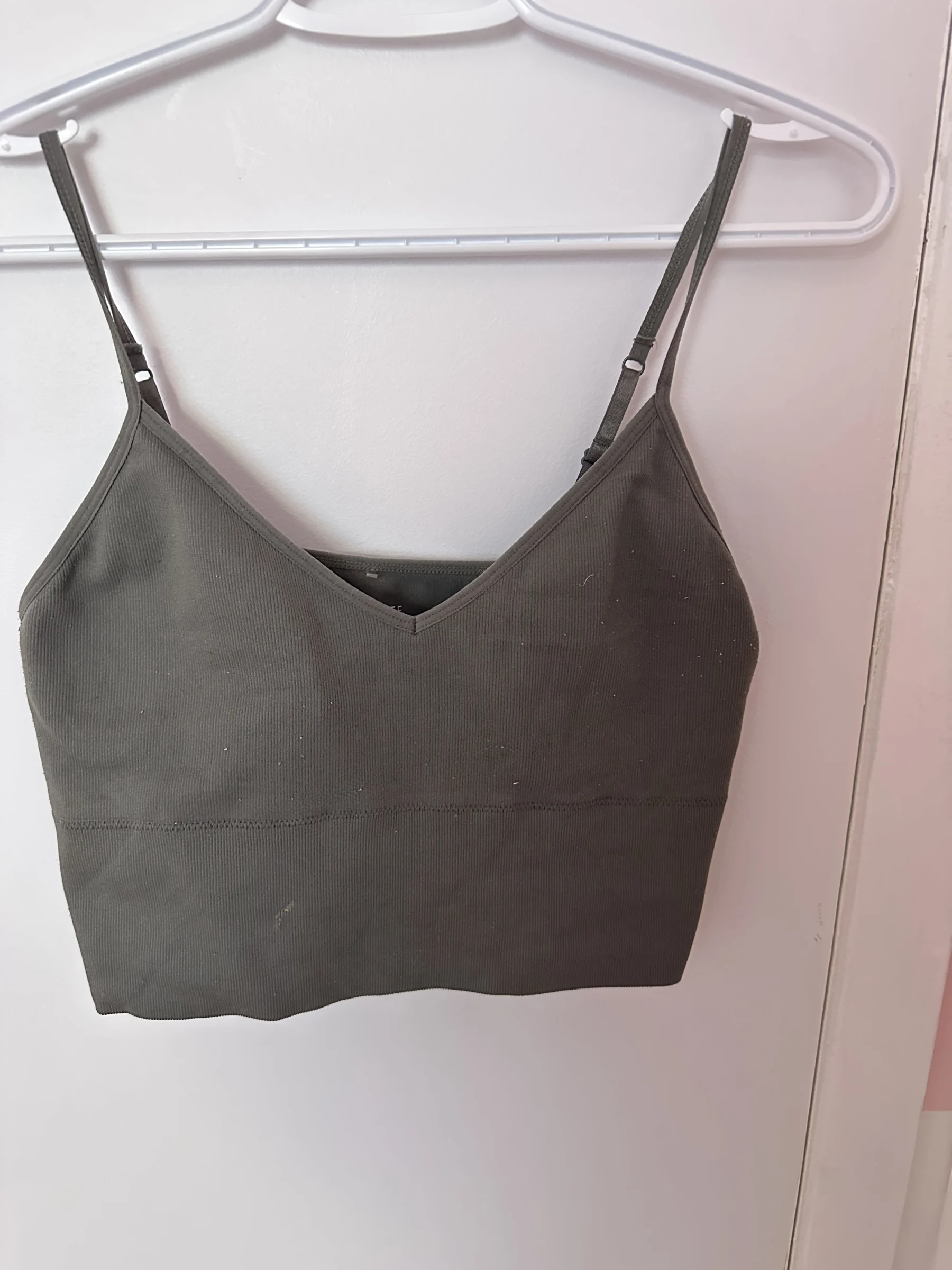 Camisole “crop” avec pad intégré Dynamite seconde main