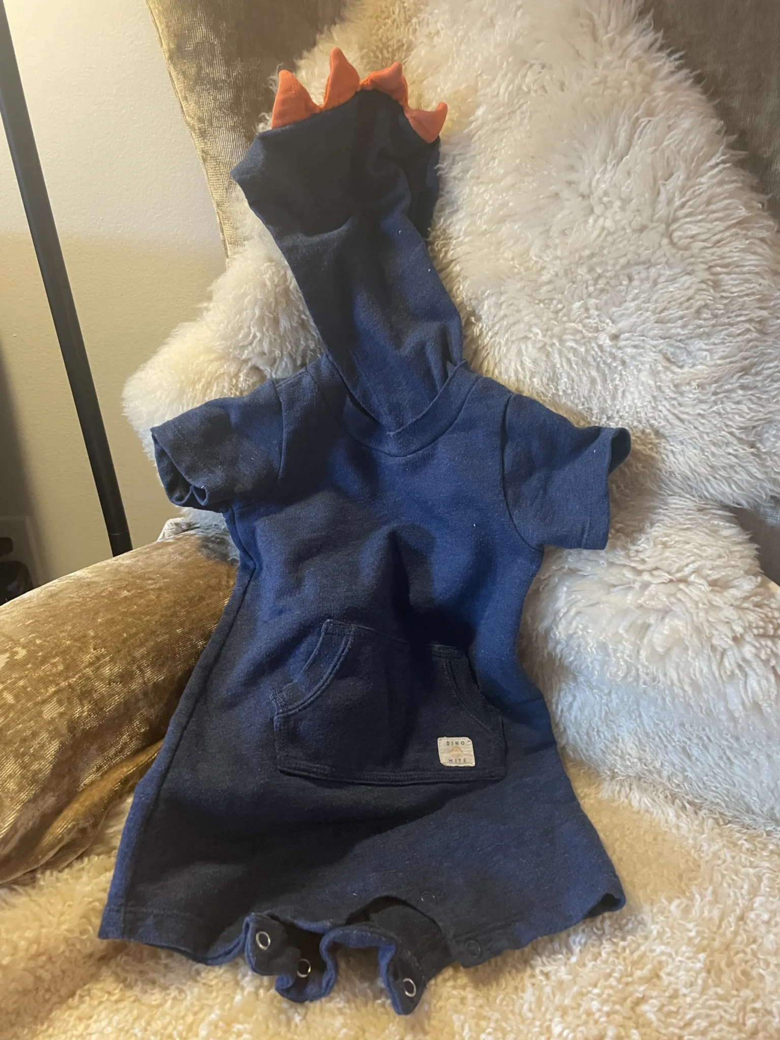 Image for 🦖 cache couche style romper. Dinosaure 9 mois
