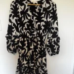 Featured thumbnail for Robe cache-cœur à motifs