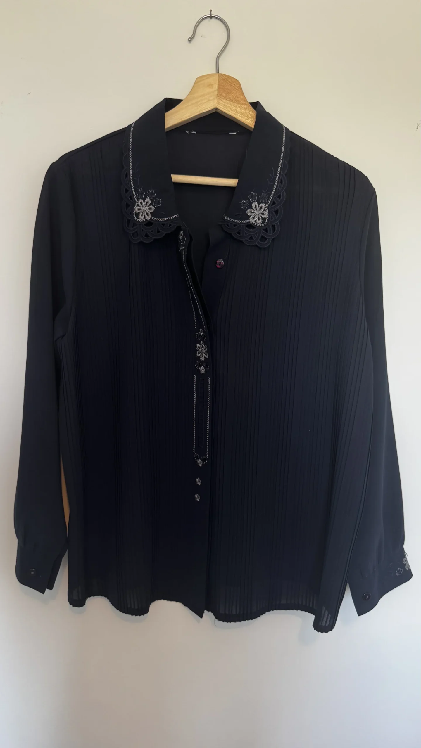 Blouse VINTAGE en broderie fluide *Autre seconde main