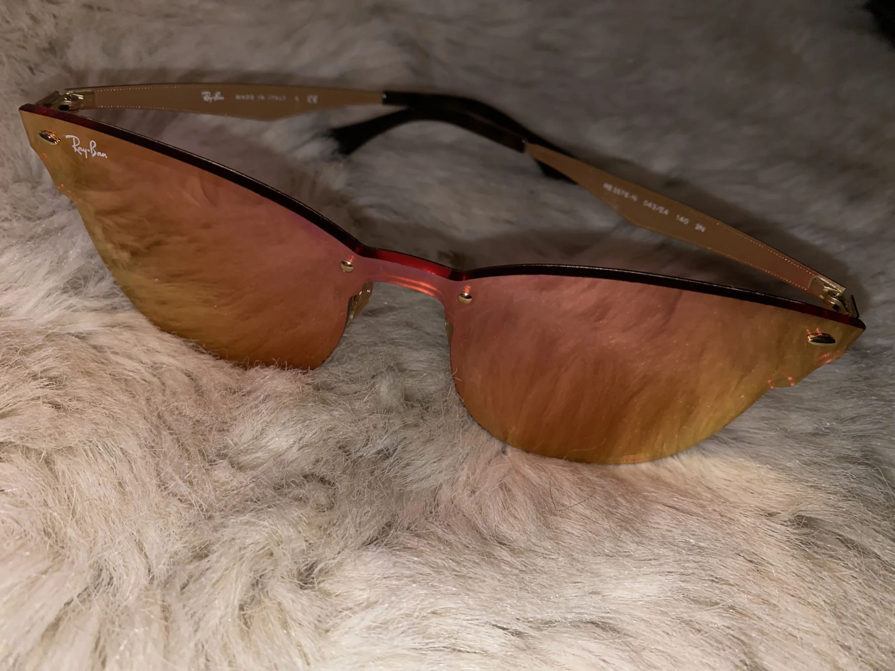 Ray-Ban Rimless Sunglasses with Red-Tinted Lenses Rayban seconde main