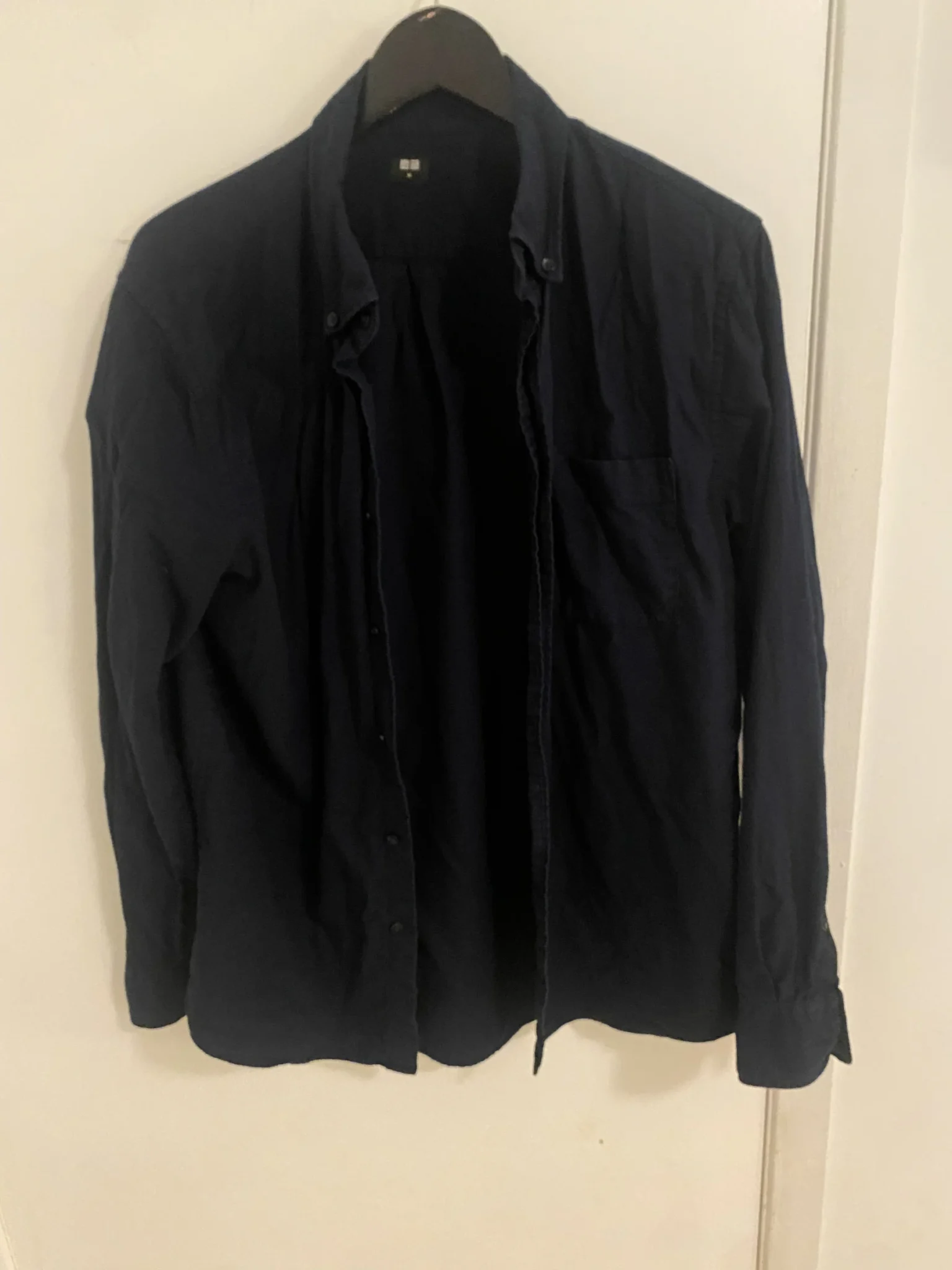 Featured image for Chemise Uniqlo bleu marine foncé – Taille M