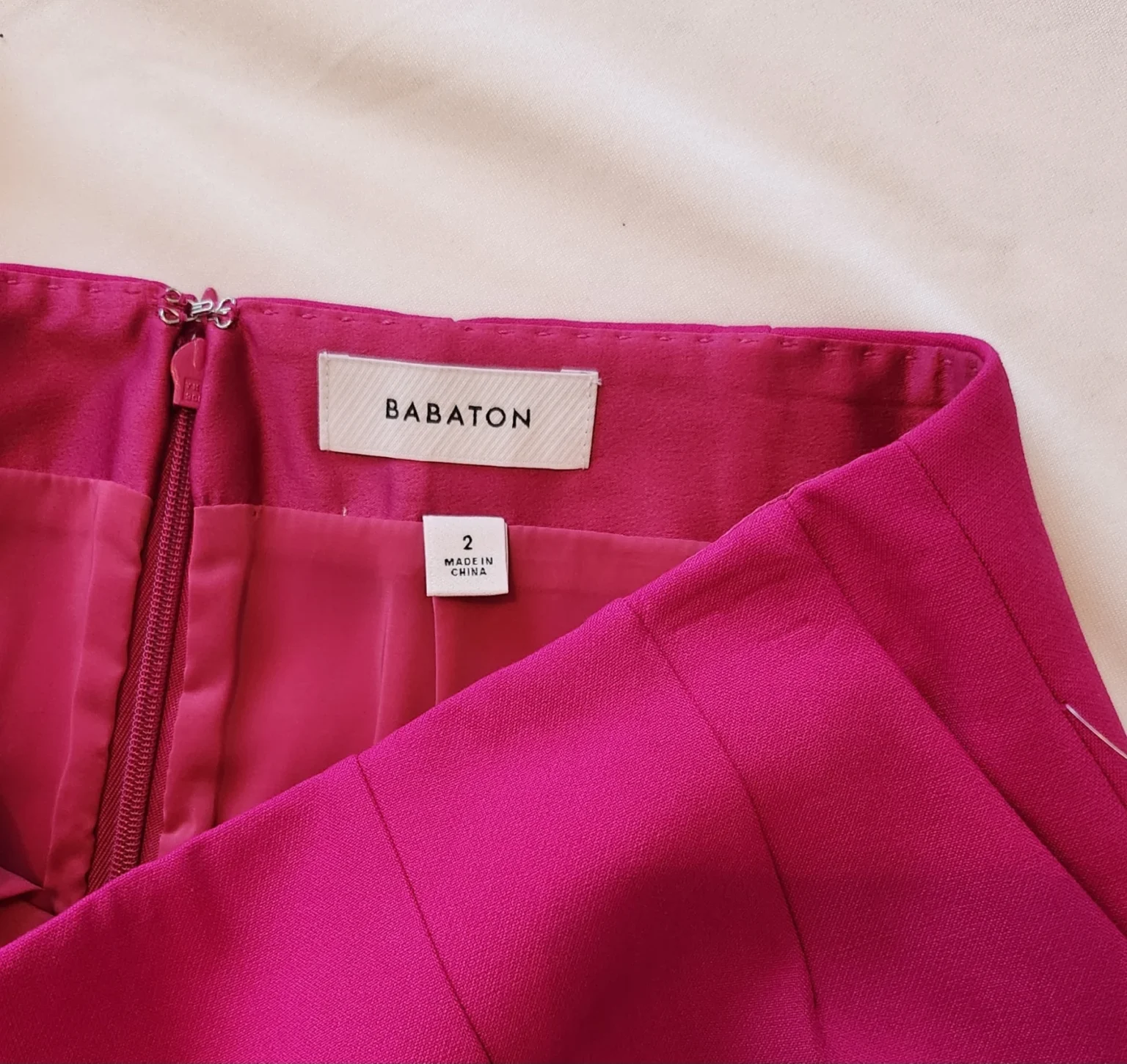 Featured image for Aritzia - Babaton - jupe  Kinsley taille 2