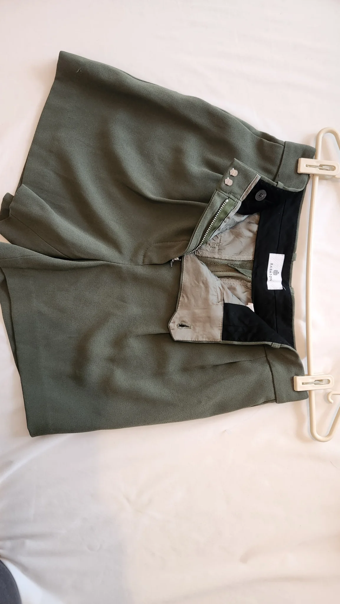 Image for Aritzia - Babaton - Short taille 4