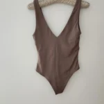 Thumbnail for Aritzia - Babaton Justaucorps Encolure En V En Contour