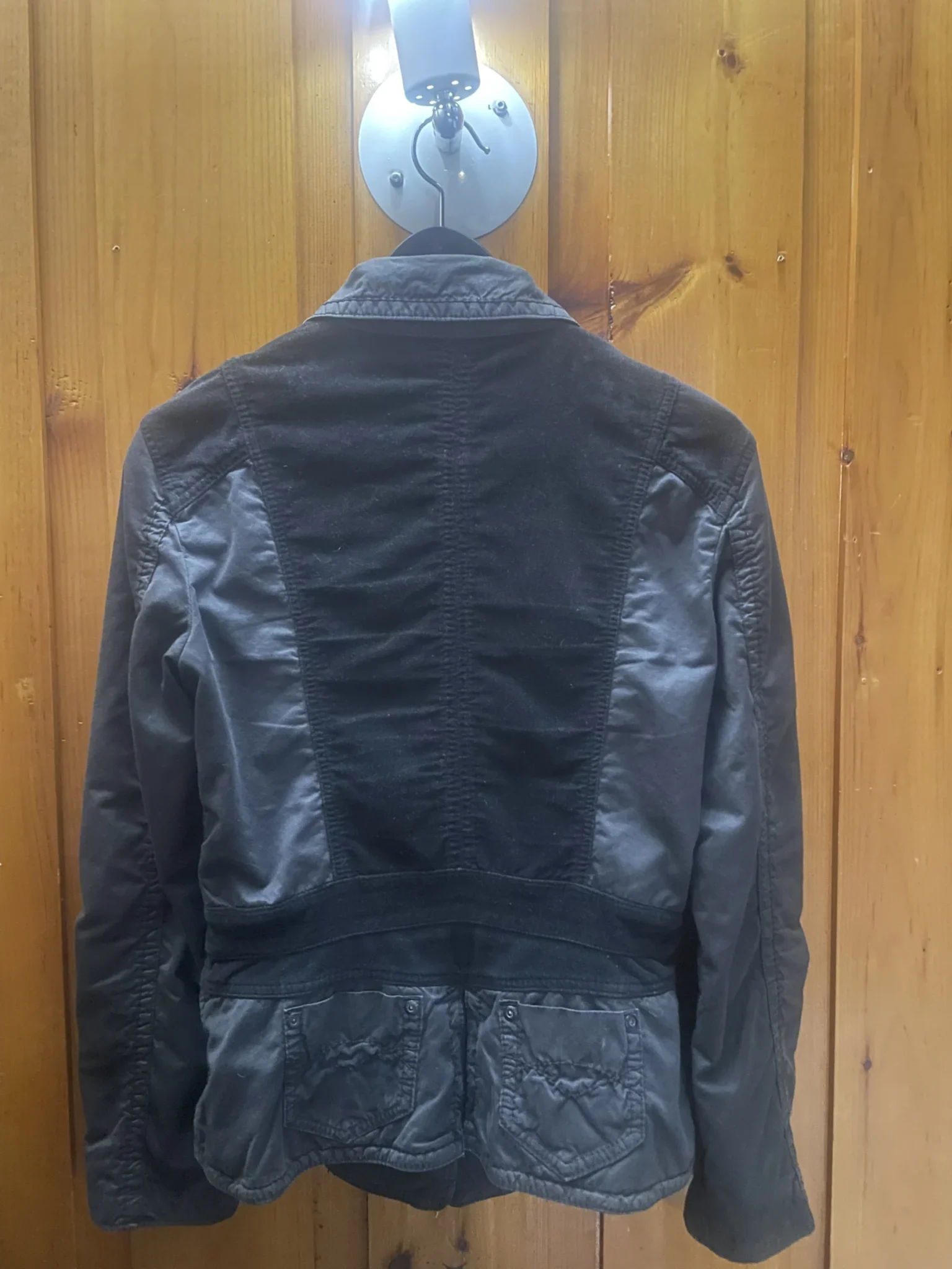 Image for Made from velvet and cotton, this jacket stands out for its many fine tailoring details