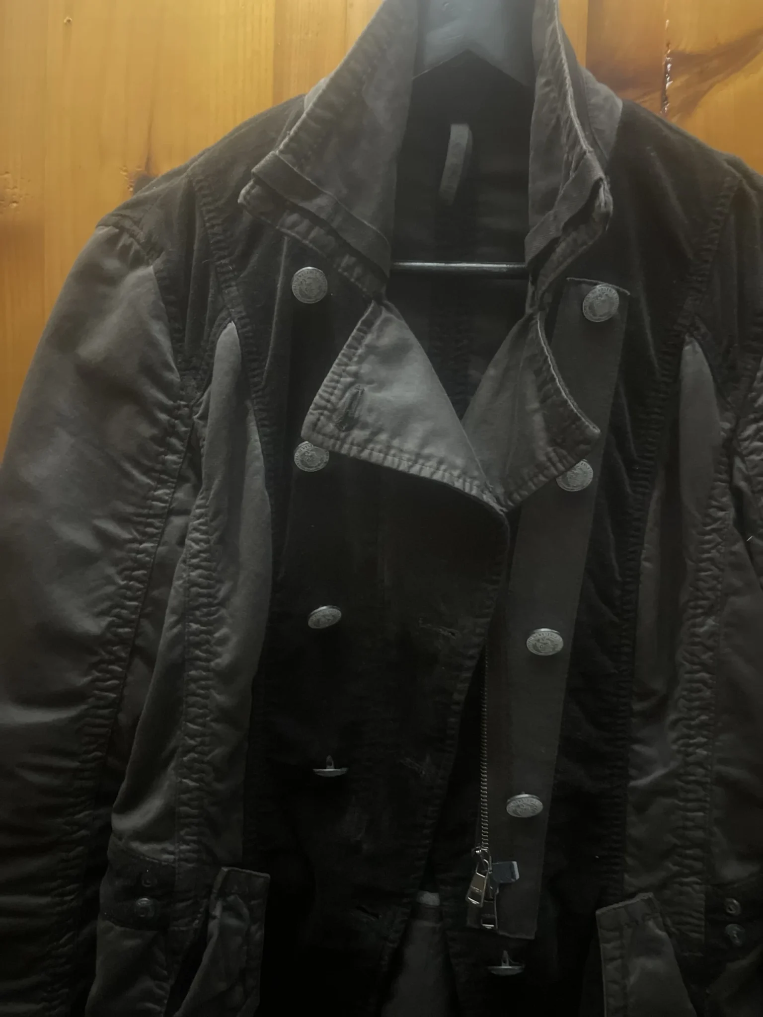 Image for Made from velvet and cotton, this jacket stands out for its many fine tailoring details