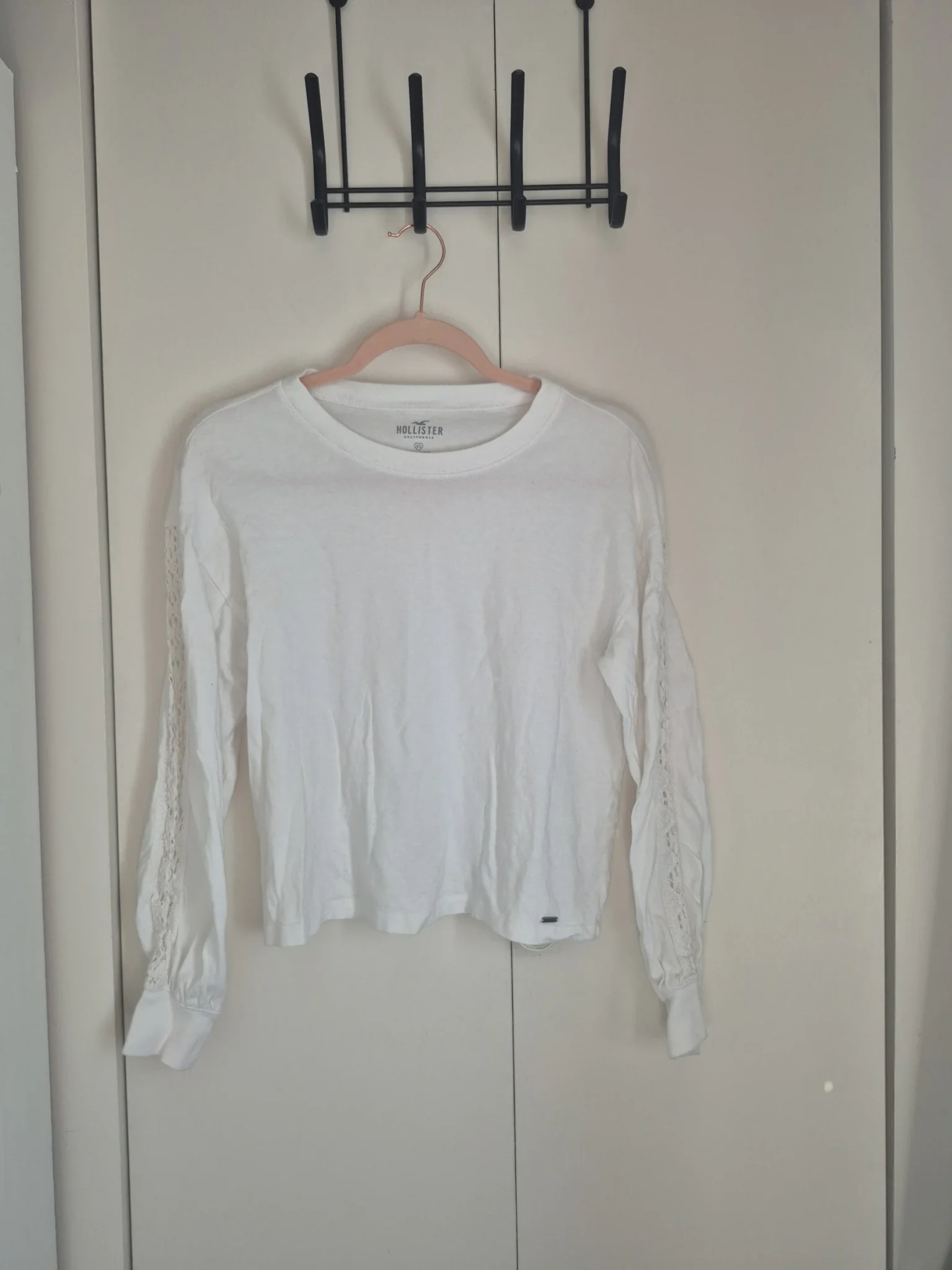 Featured image for Hollister white jumper, size XS