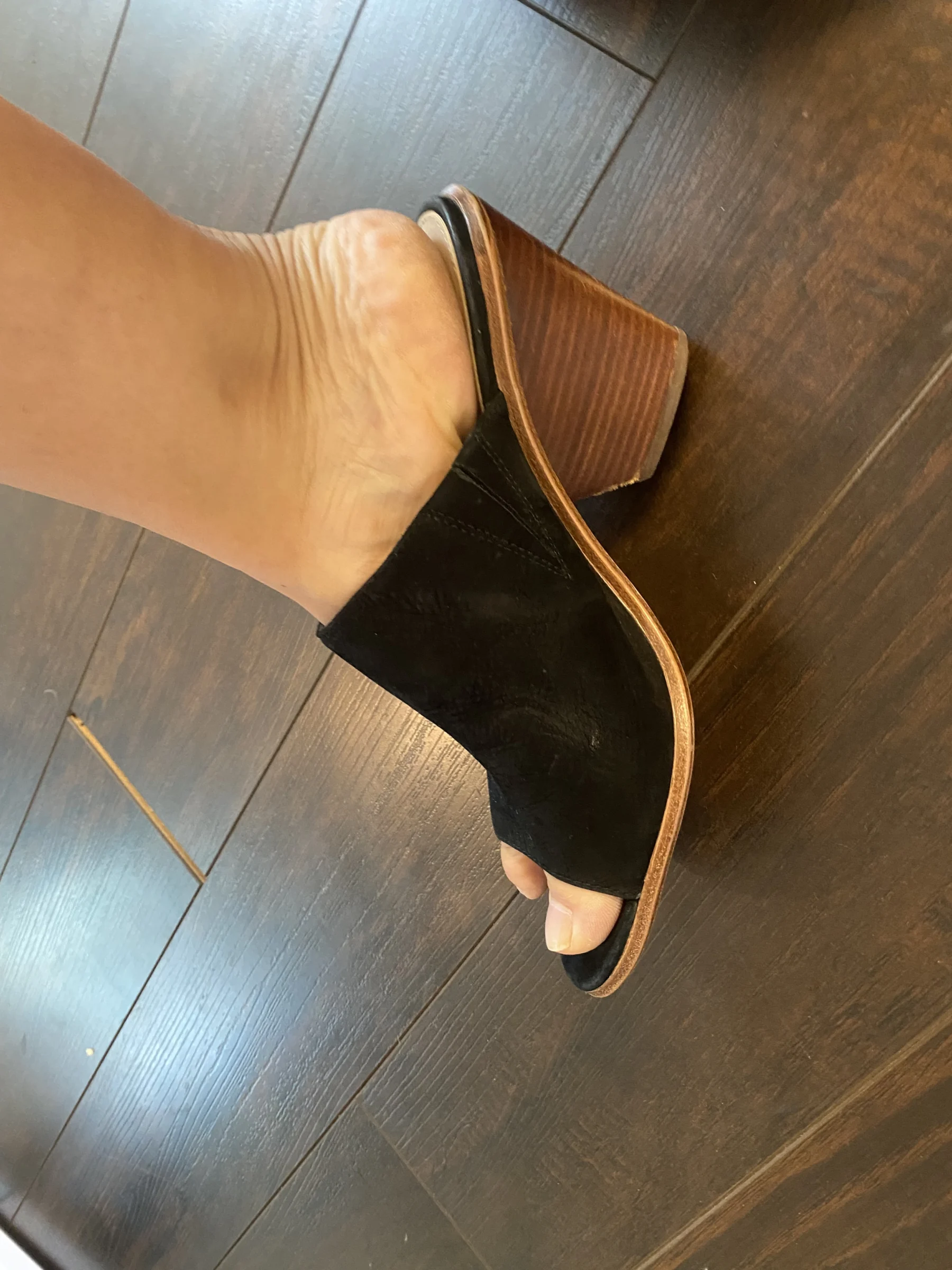 Mules Vince Camuto noires en daim – Taille 8M/38 Vince Camuto seconde main