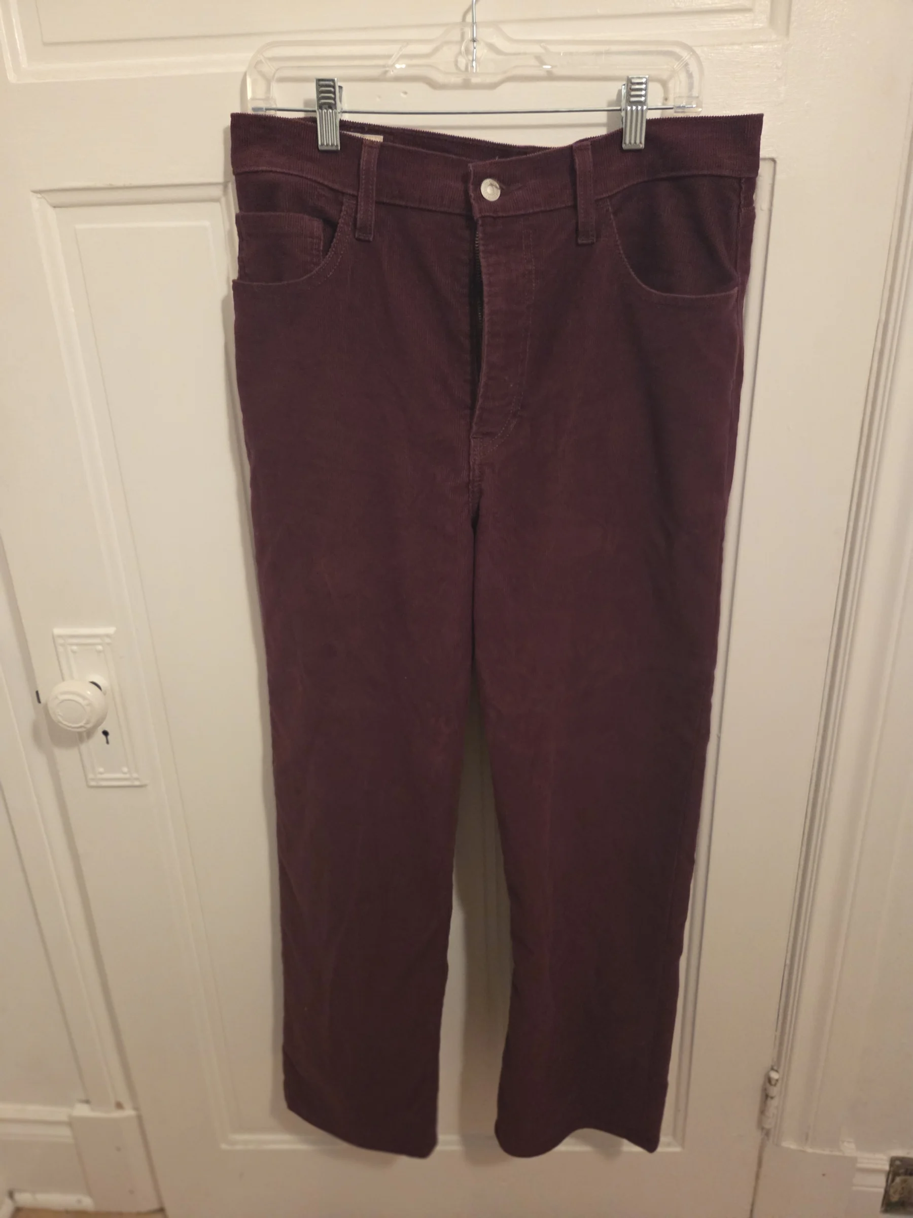 Pantalon de corduroy Levi's bourgogne Levis seconde main