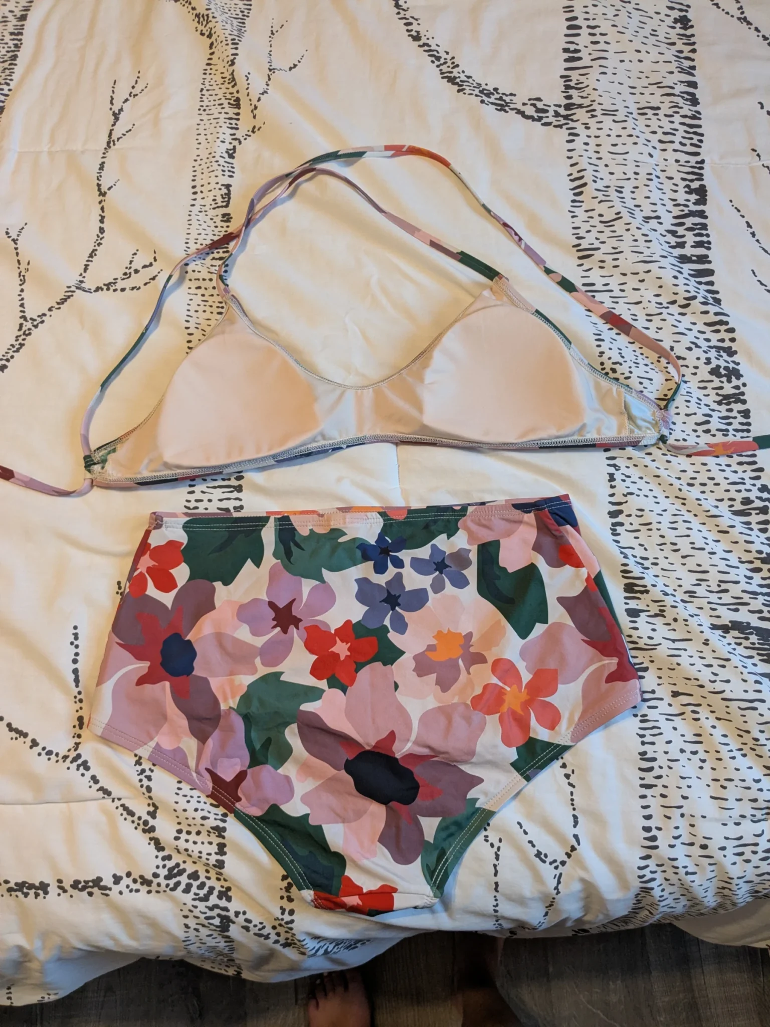 Image for Bikini Mimi et August