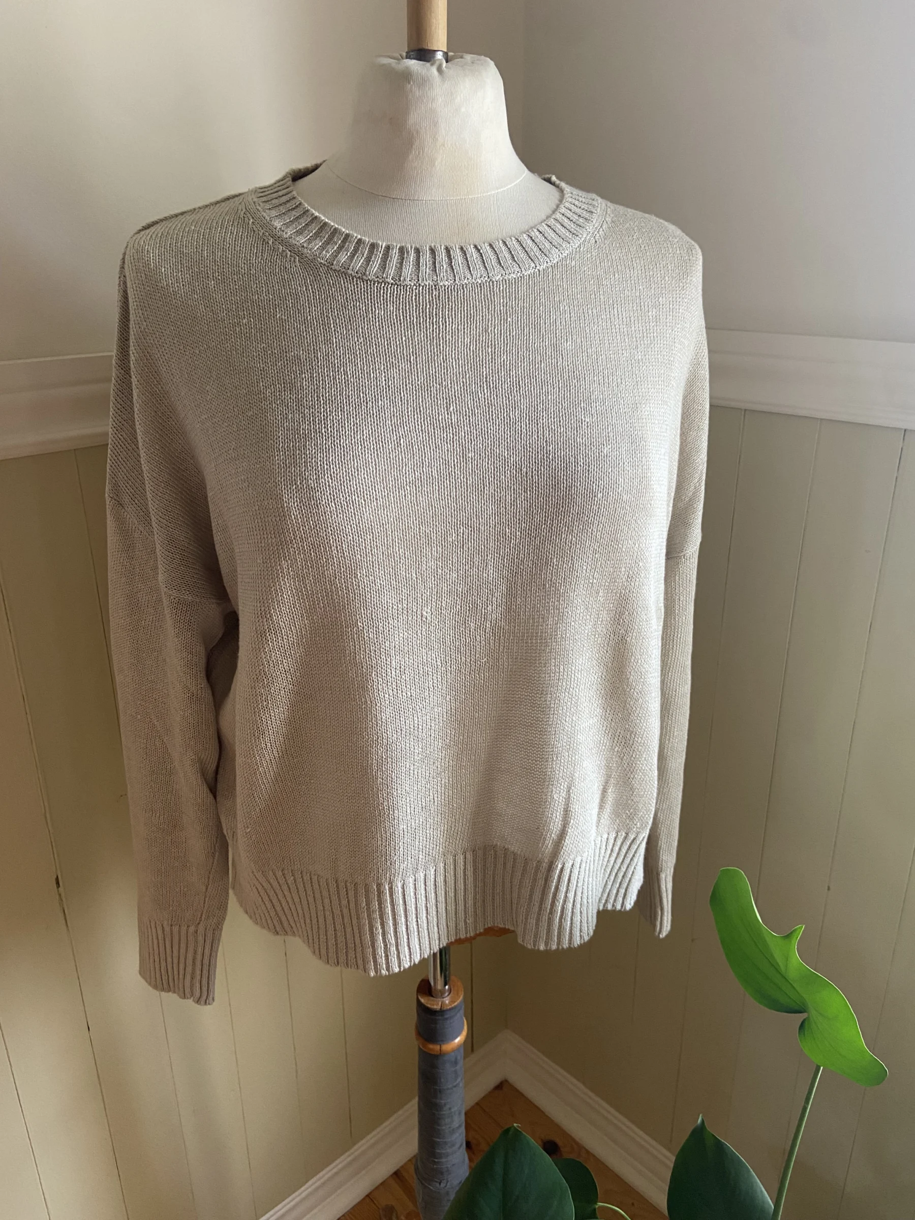 Tricot en lin biologique Contemporaine seconde main