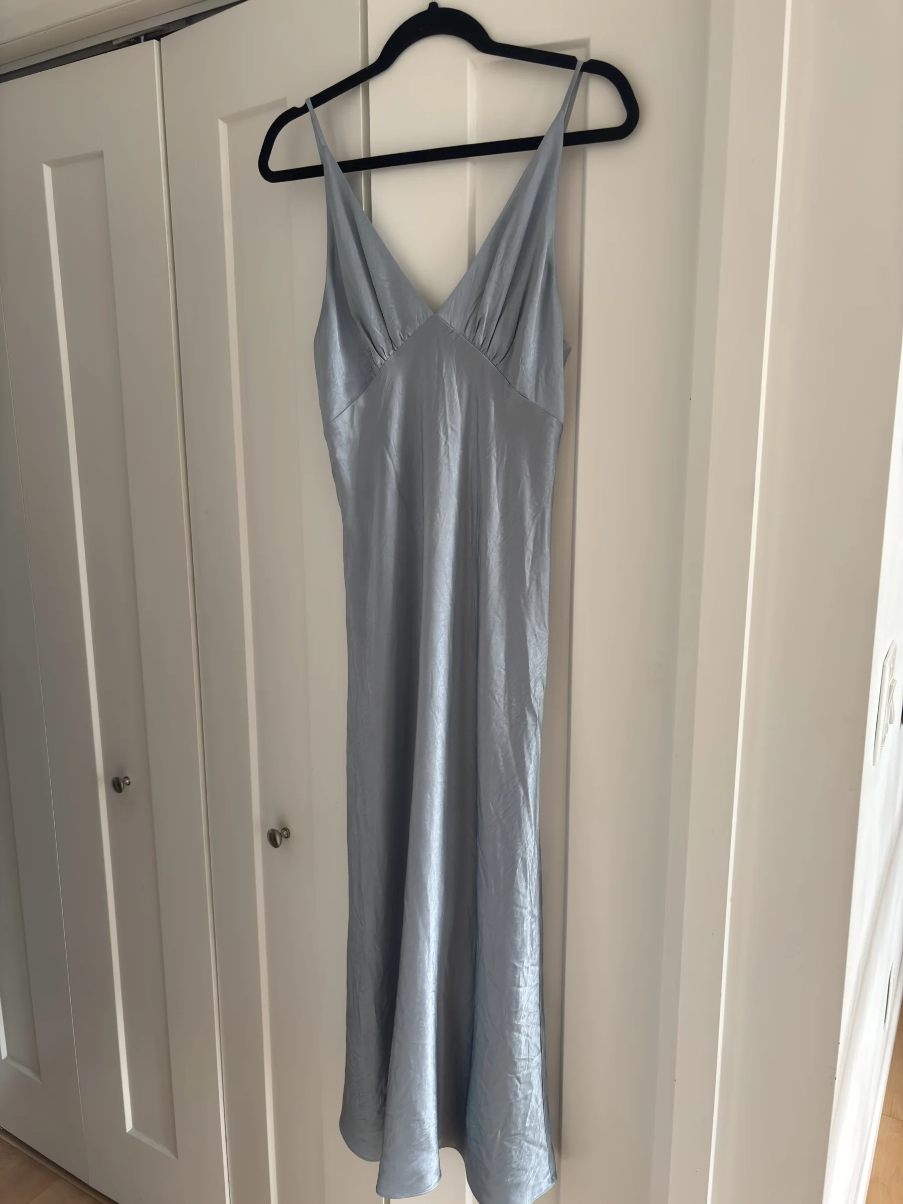 Robe longue en satin Aritzia Aritzia seconde main