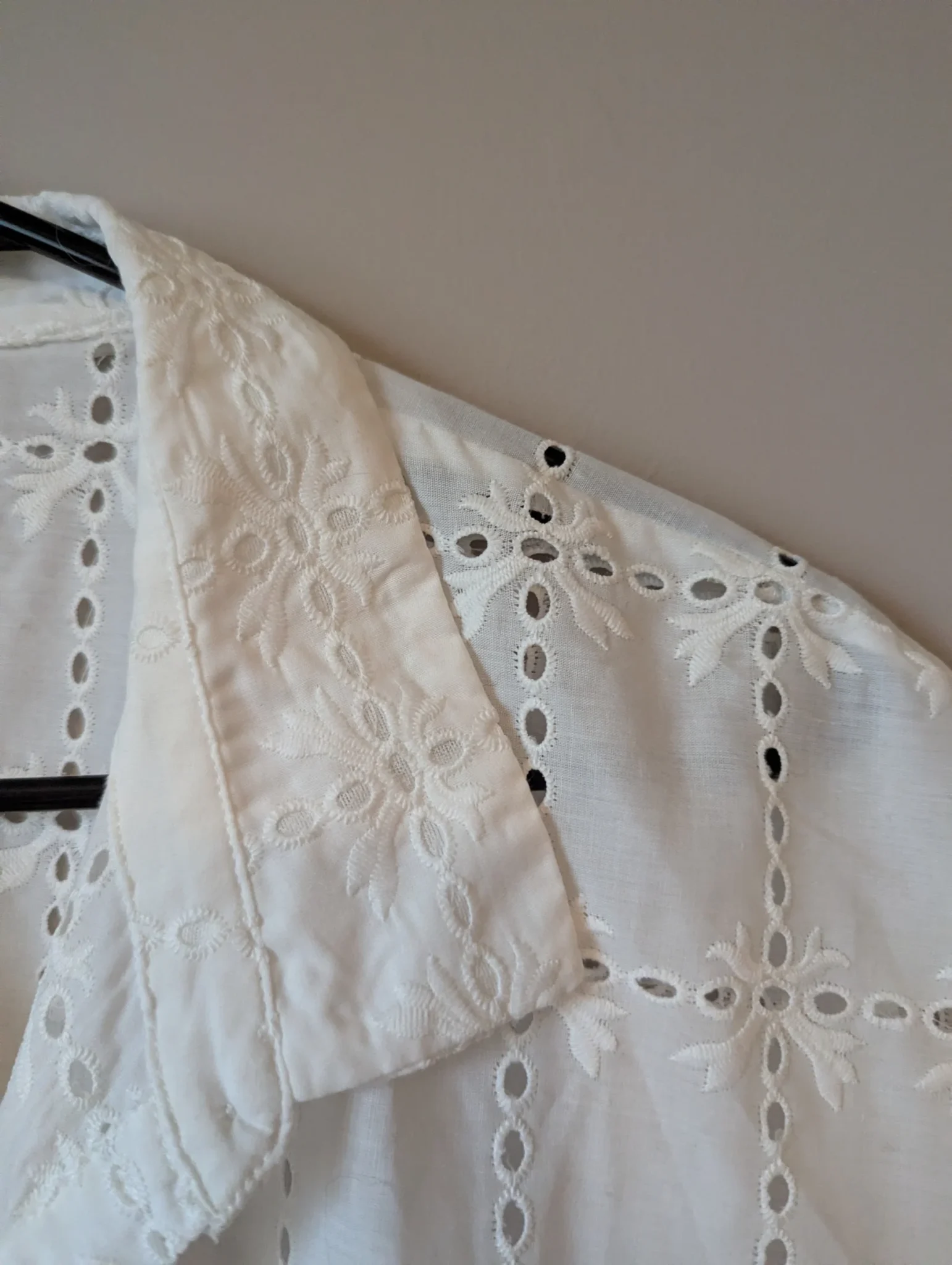 Image for Chemise en broderie anglaise