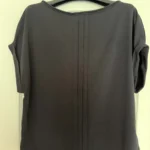 Featured thumbnail for Magnifique T-shirt noir de Sarah Pacini